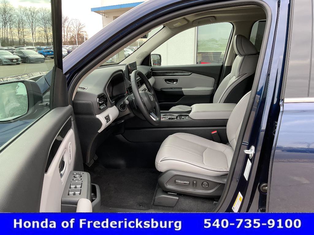 Used 2025 Honda Pilot Elite image 30