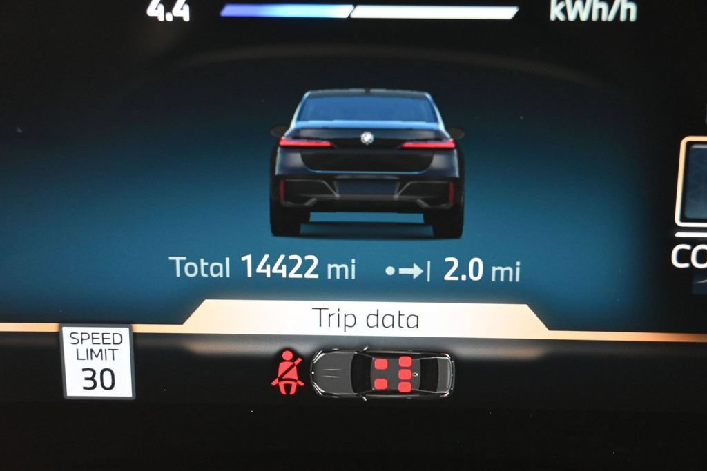 Used 2023 BMW i7 xDrive60 AWD/4WD image 13