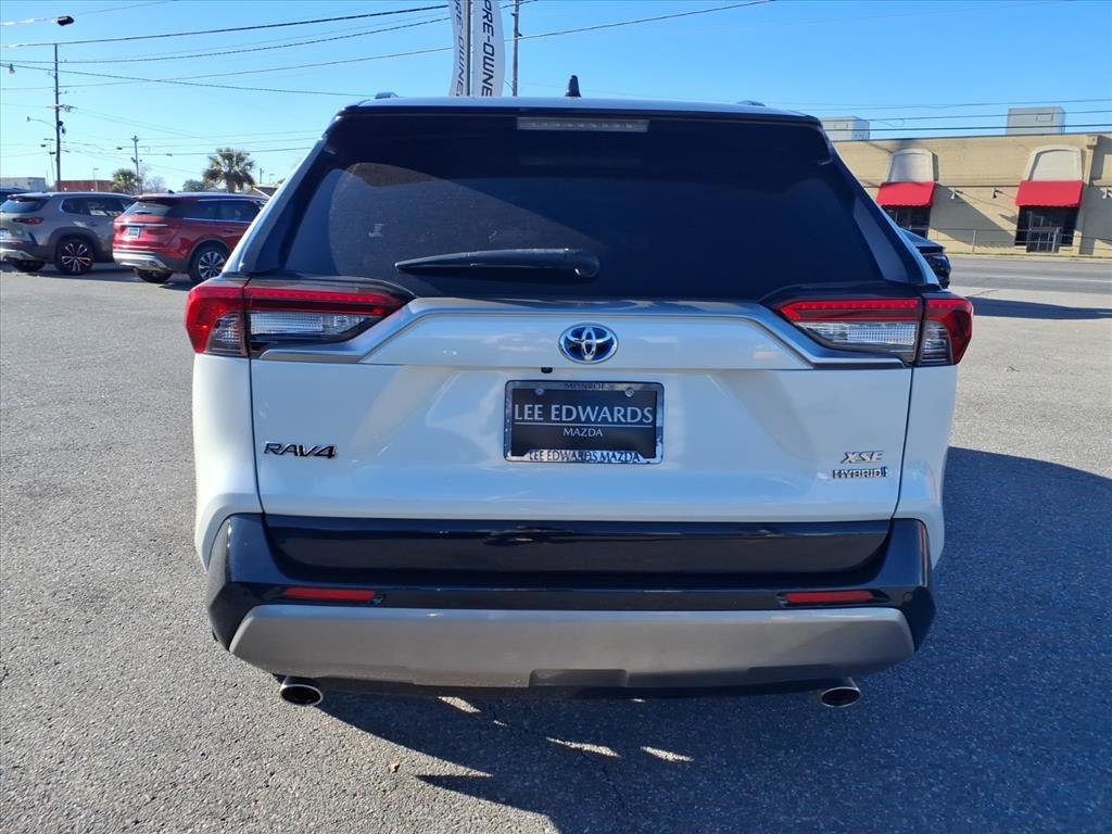 Used 2022 Toyota RAV4 XSE image 3
