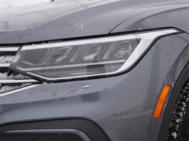 Certified 2024 Volkswagen Tiguan SE image 10