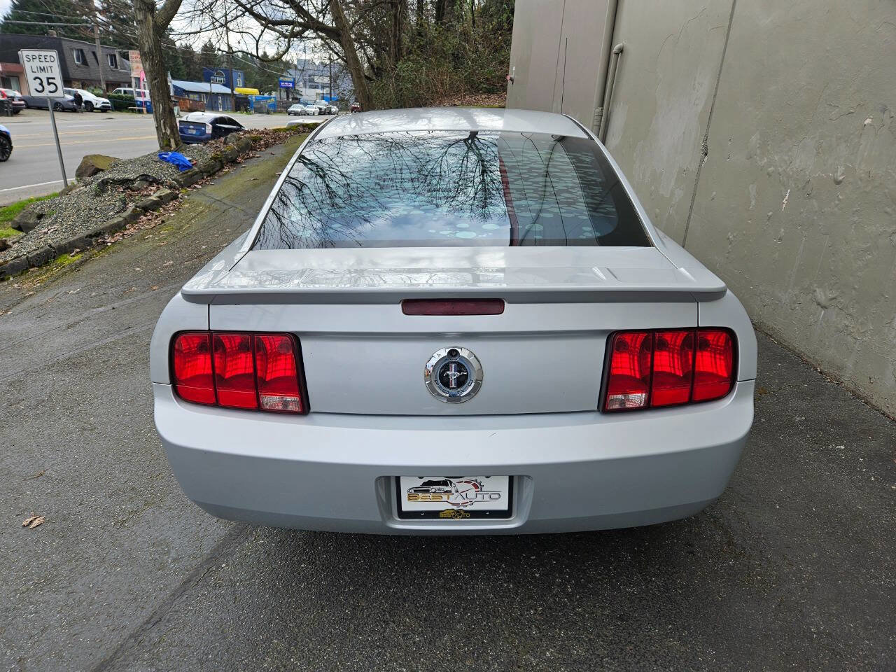 Used 2008 Ford Mustang Premium image 4