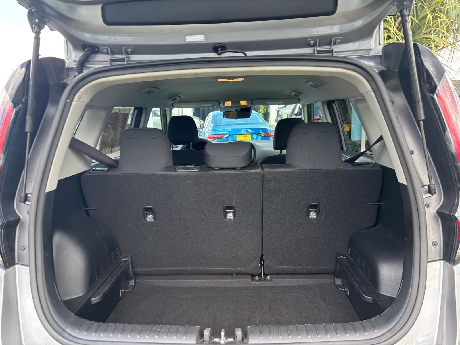 Used 2025 Kia Soul LX w/ LX Technology Package FWD image 30
