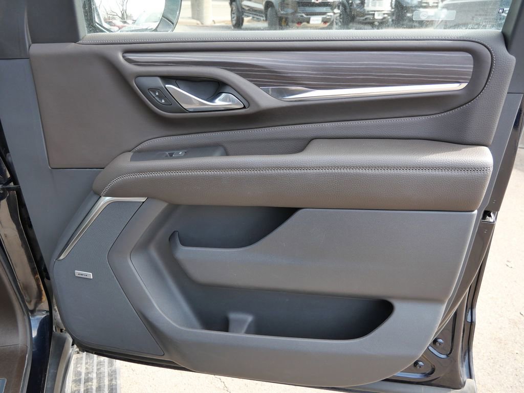 Used 2024 GMC Yukon Denali w/ Denali Reserve Package image 13