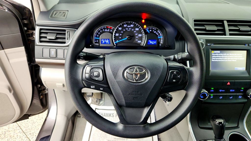 Used 2015 Toyota Camry LE FWD image 13