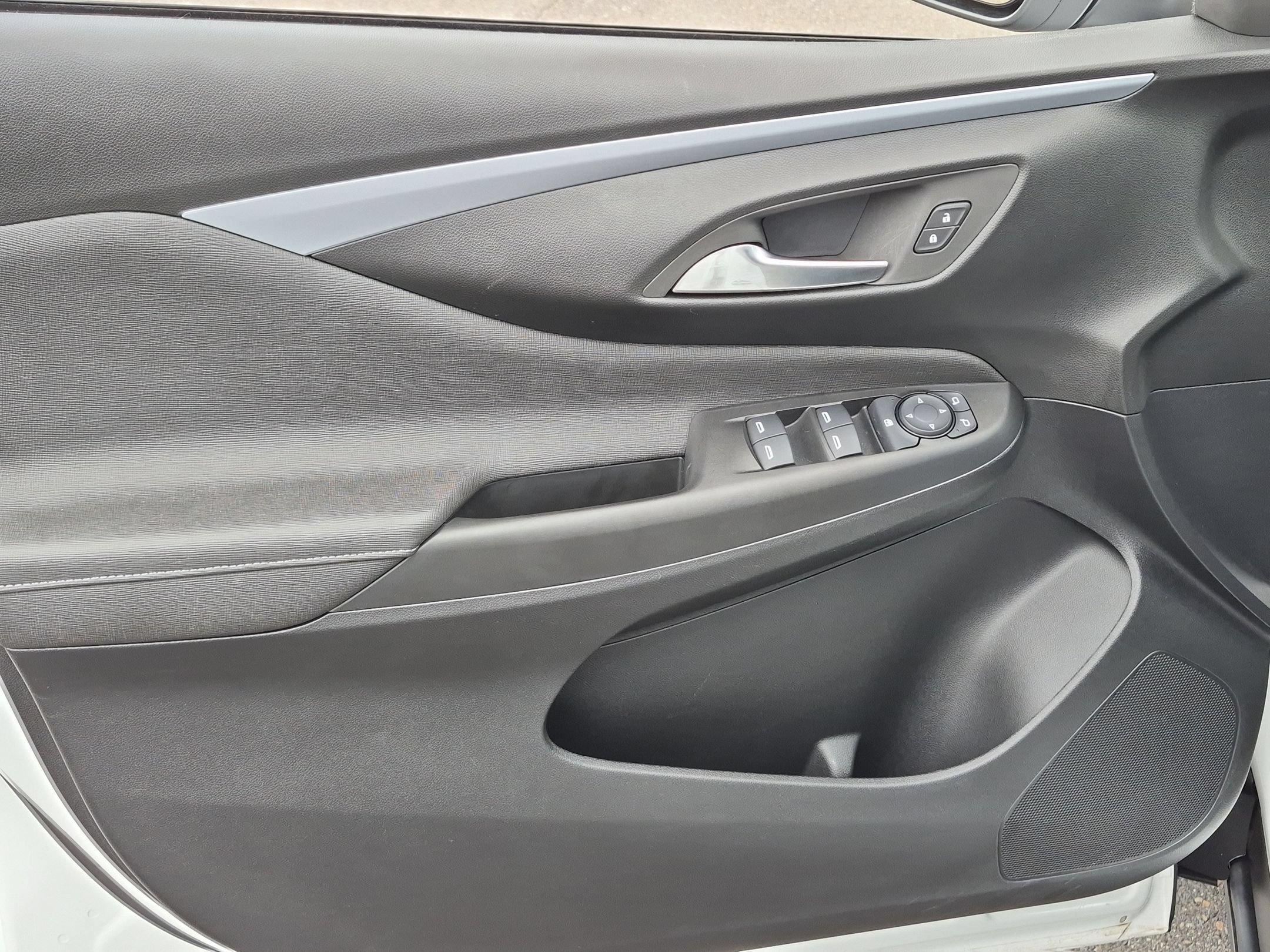 Certified 2025 Buick Envista Preferred w/ Advanced Safety Package FWD image 20