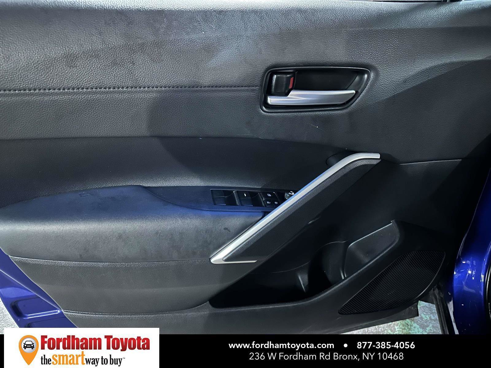Used 2025 Toyota Corolla Cross XLE image 17