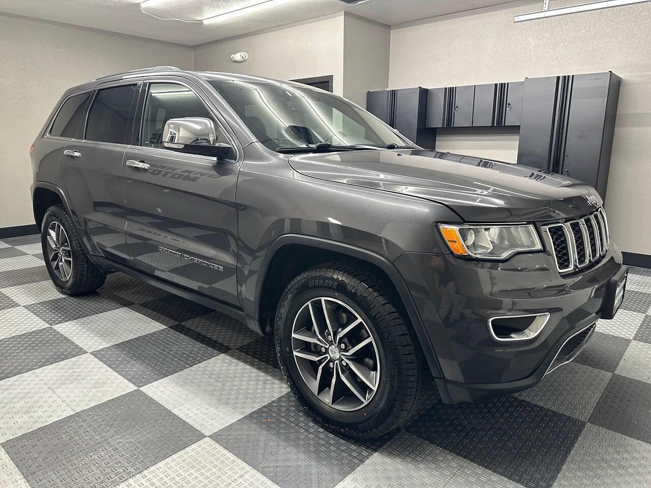 Used 2018 Jeep Grand Cherokee Limited image 6