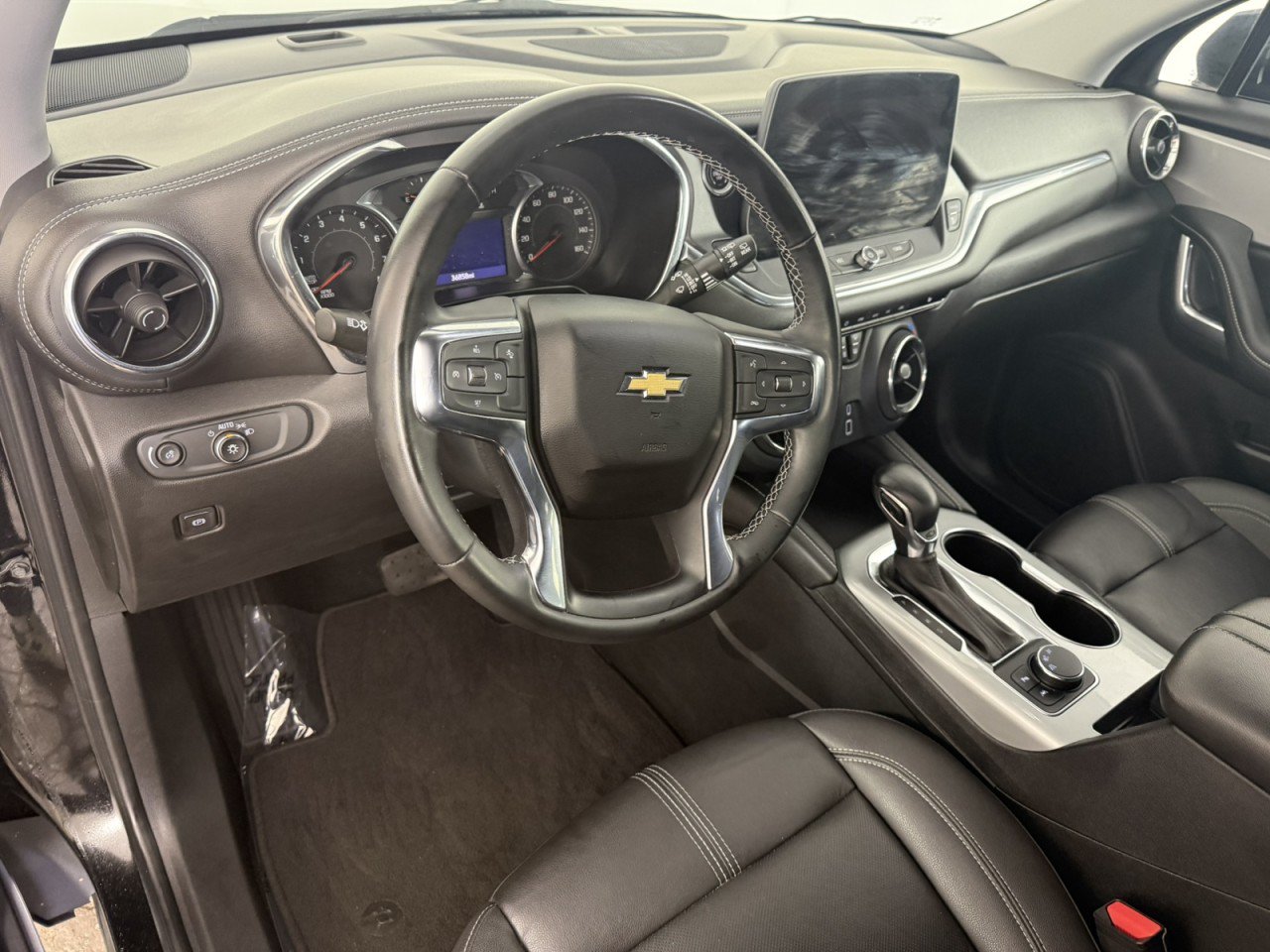 Used 2023 Chevrolet Blazer LT FWD image 15