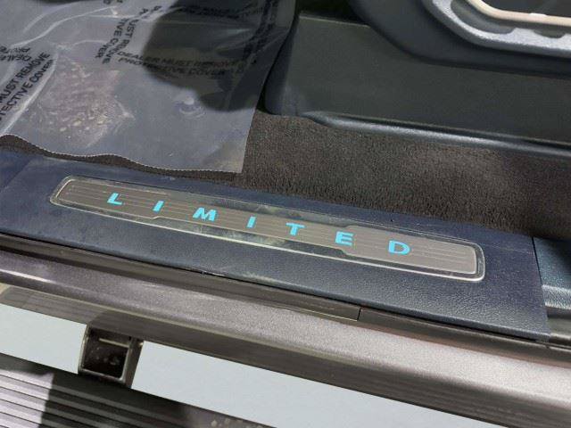 Used 2022 Ford F250 Limited w/ FX4 Off-Road Package AWD/4WD image 25