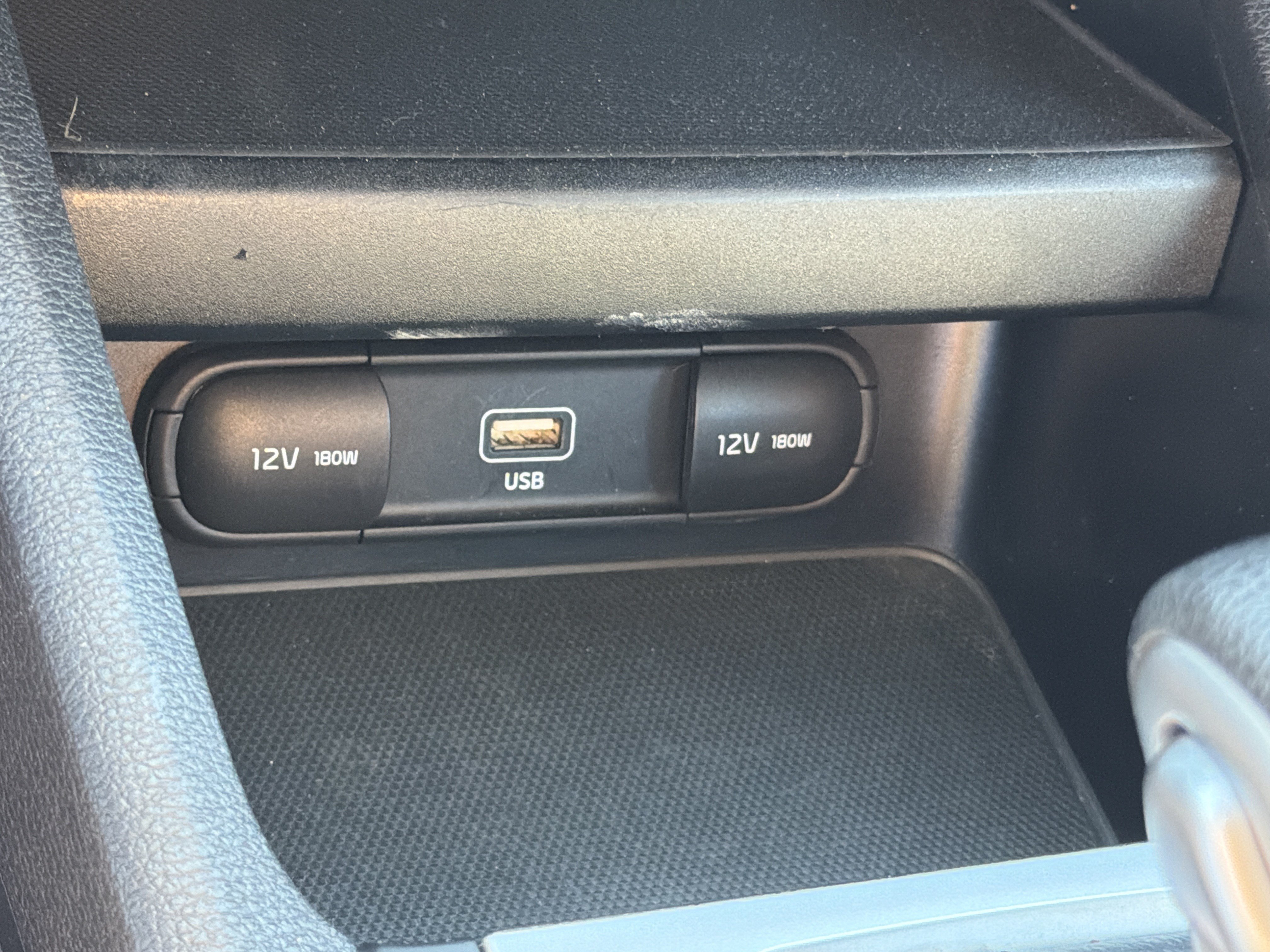Certified 2022 Kia Forte LXS w/ LXS Technology Package FWD image 33