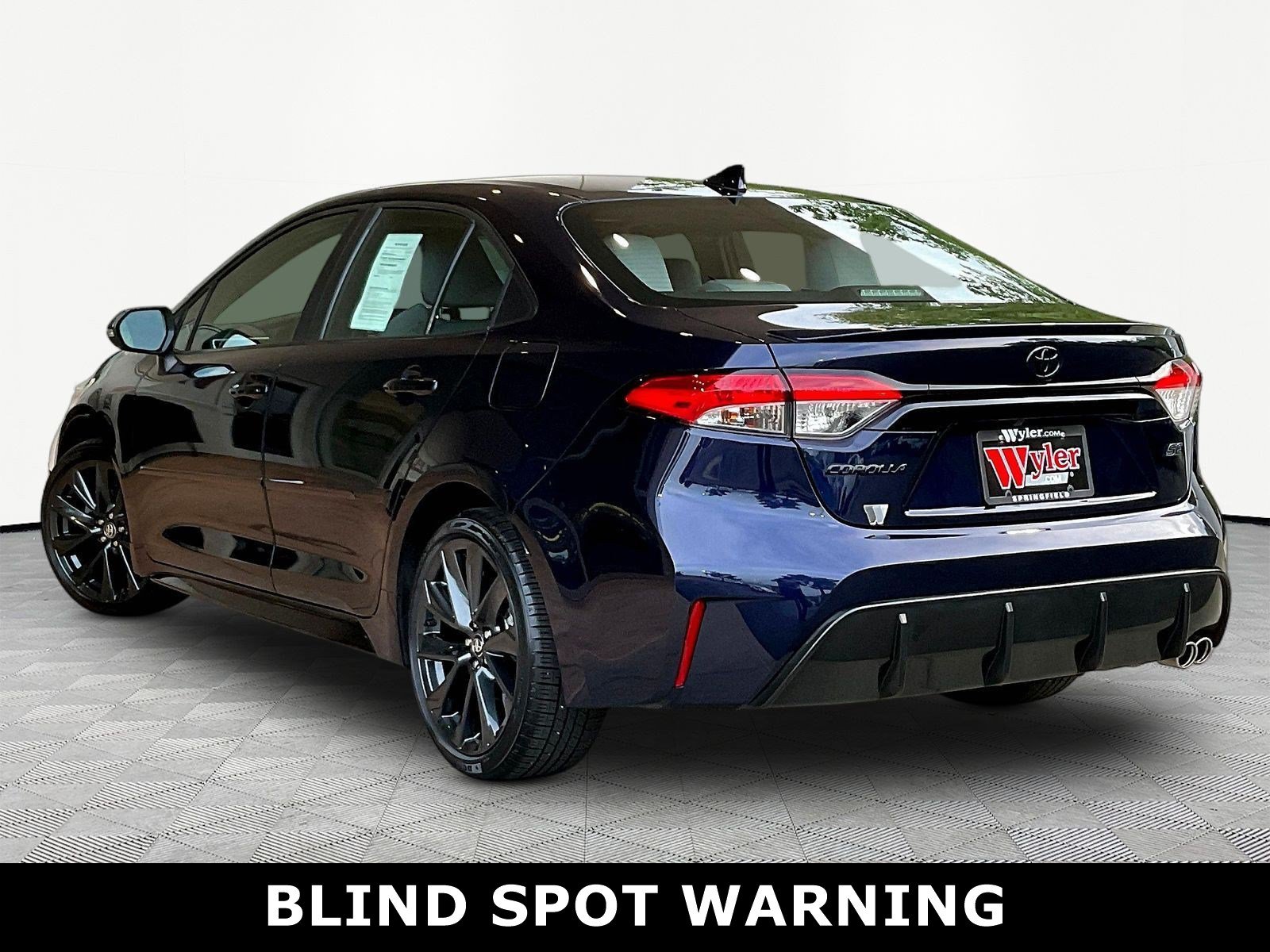 Certified 2024 Toyota Corolla SE w/ SE Premium Package FWD image 4
