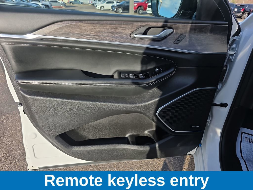 Used 2024 Jeep Grand Cherokee Overland w/ Trailer Tow Package image 8