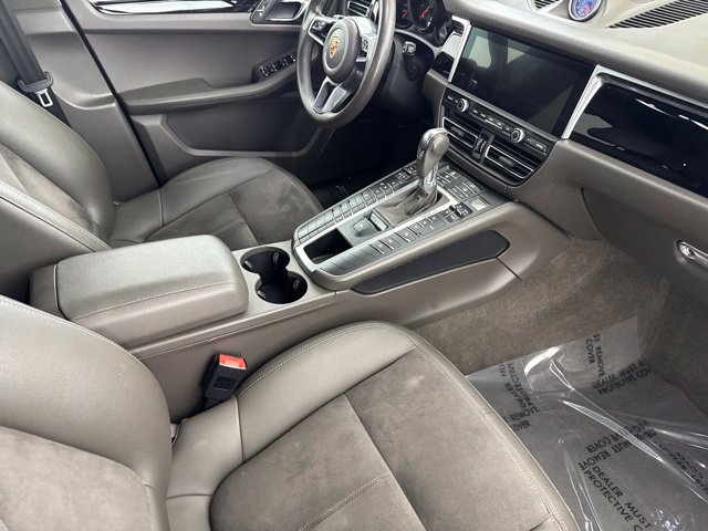 Used 2020 Porsche Macan AWD/4WD image 26