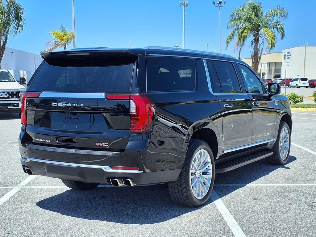 Used 2025 GMC Yukon XL Denali image 7
