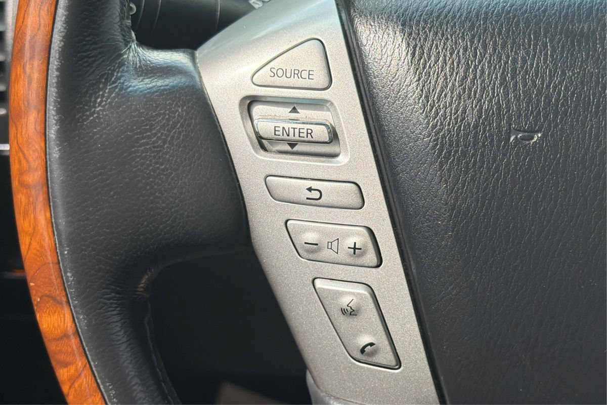 Used 2015 INFINITI QX80 4WD w/ Deluxe Technology Package image 38