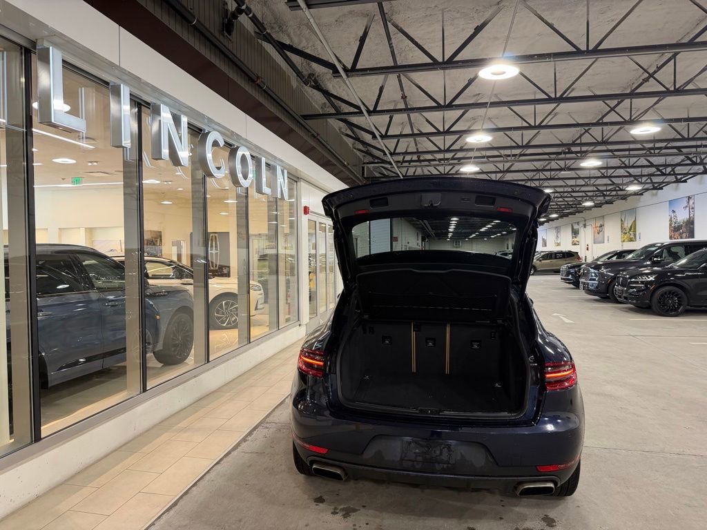 Used 2017 Porsche Macan AWD/4WD image 11