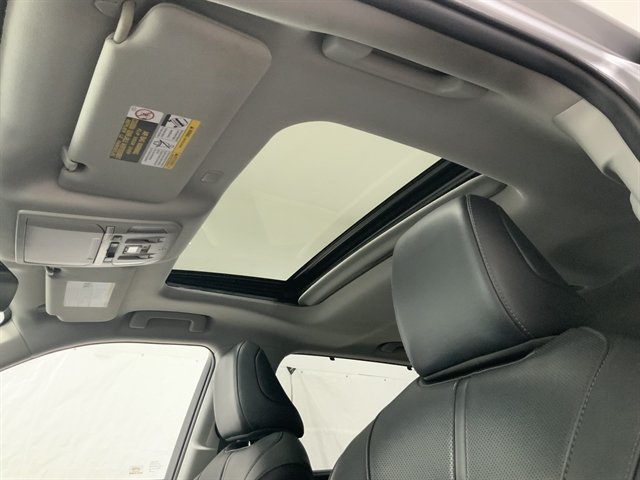 Used 2020 Toyota Highlander Limited AWD/4WD image 18