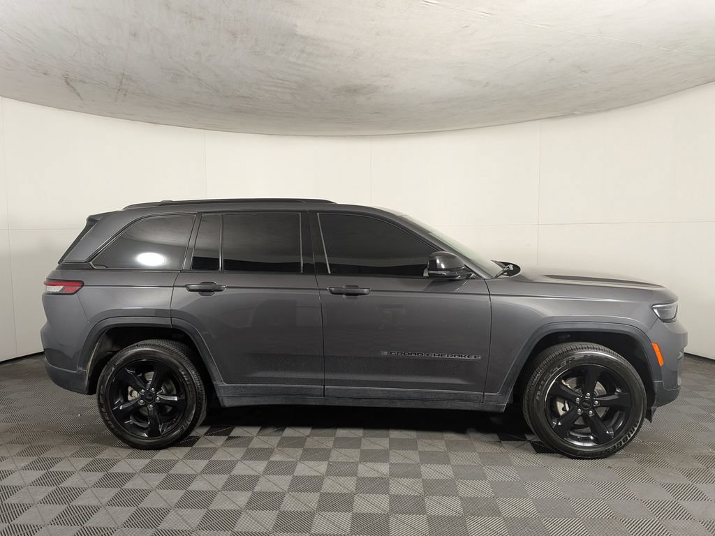 Certified 2024 Jeep Grand Cherokee Altitude AWD/4WD image 7