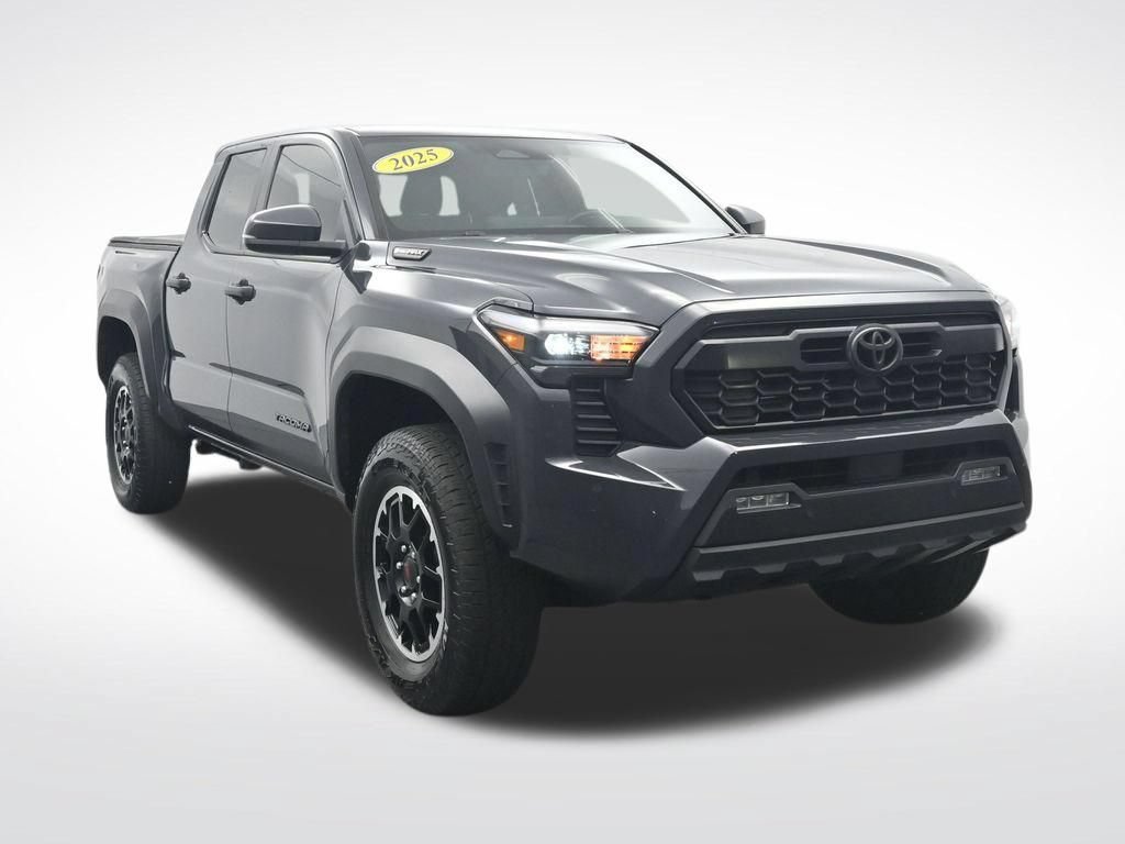 Used 2025 Toyota Tacoma TRD Off-Road w/ TRD Off Road Upgrade Package AWD/4WD image 3