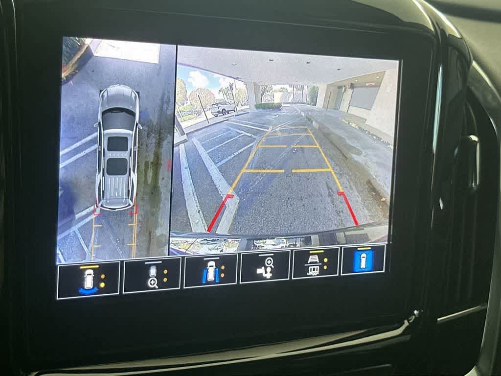 Used 2023 Chevrolet Traverse RS FWD image 19