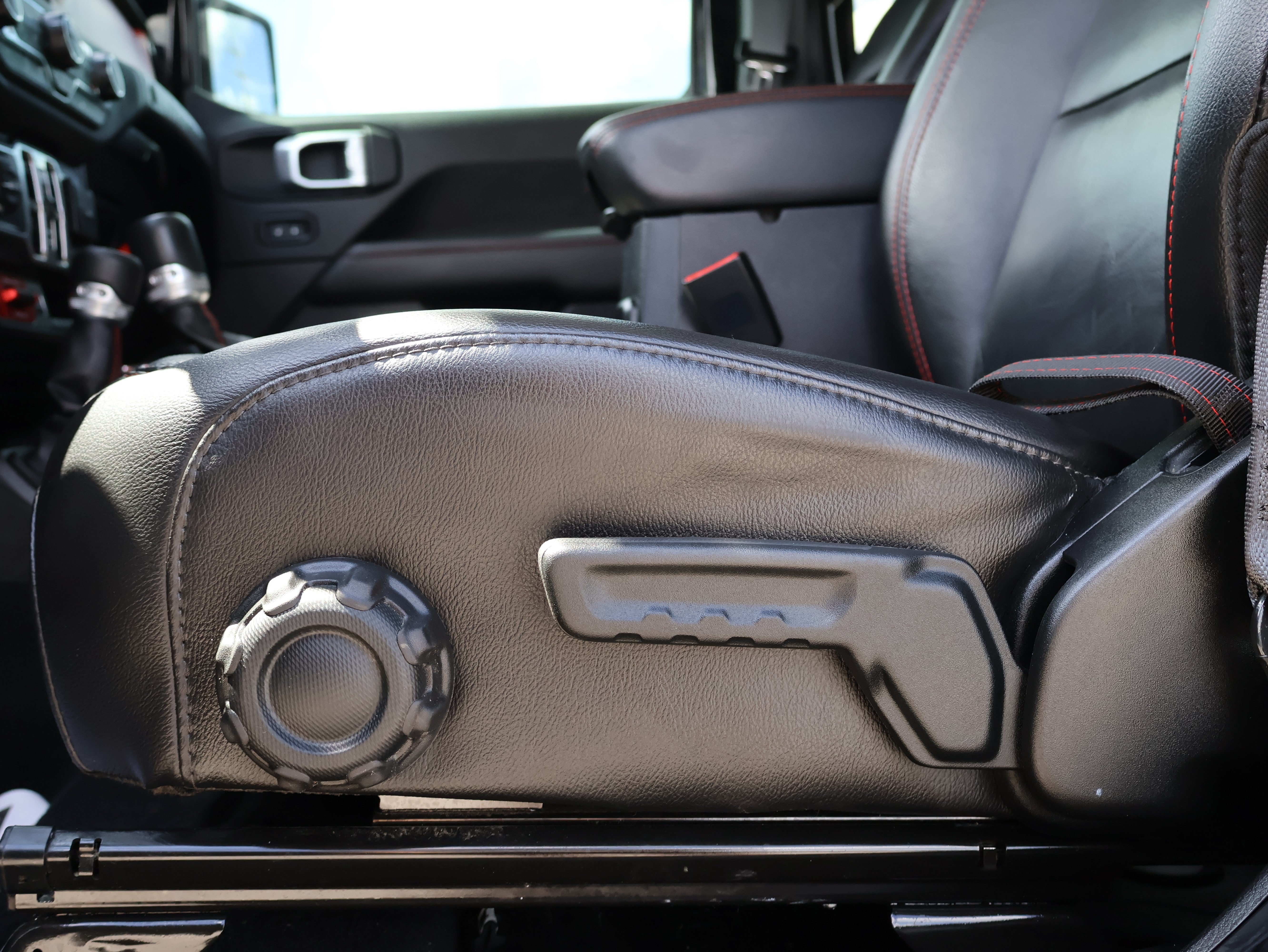 Used 2019 Jeep Wrangler Unlimited Rubicon AWD/4WD image 47