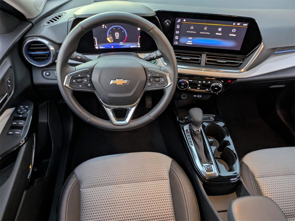 Used 2025 Chevrolet Trax LT w/ LT Convenience Package image 25