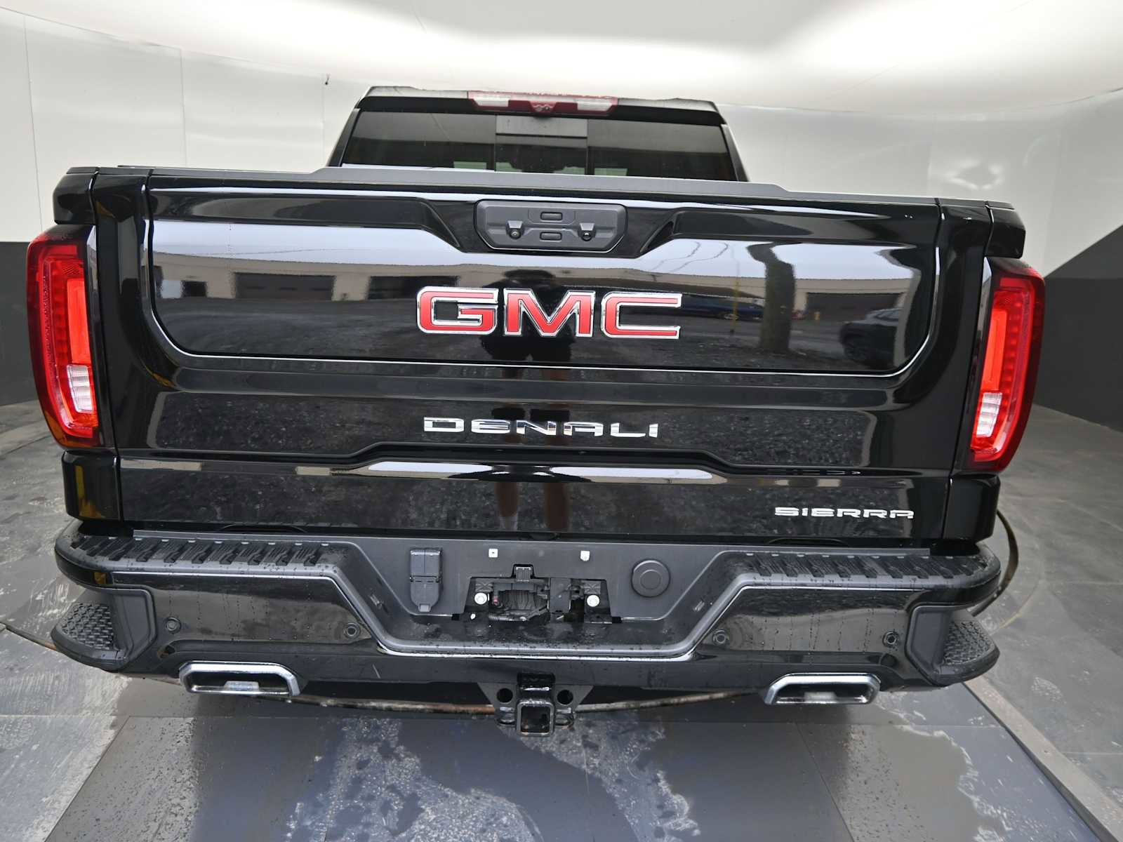 Used 2023 GMC Sierra 1500 Denali w/ Denali Reserve Package AWD/4WD image 8