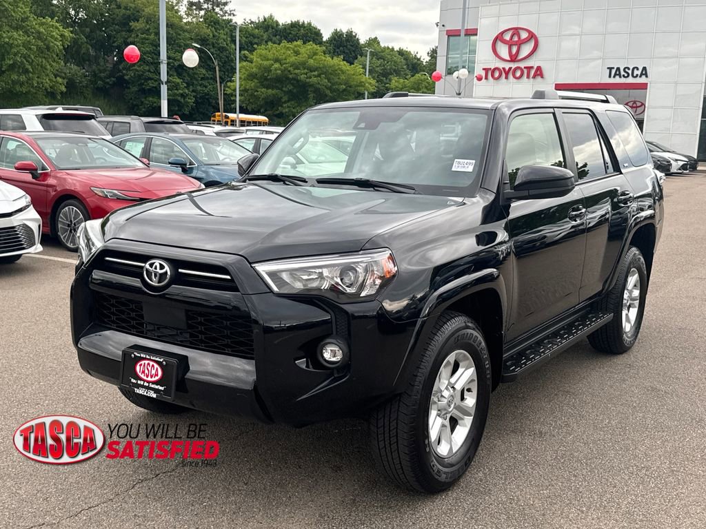 Used 2024 Toyota 4Runner SR5 AWD/4WD image 3