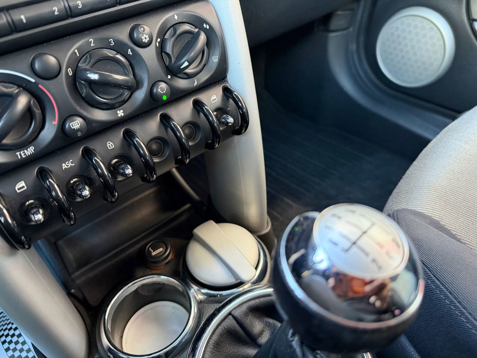 Used 2005 MINI Cooper S image 32