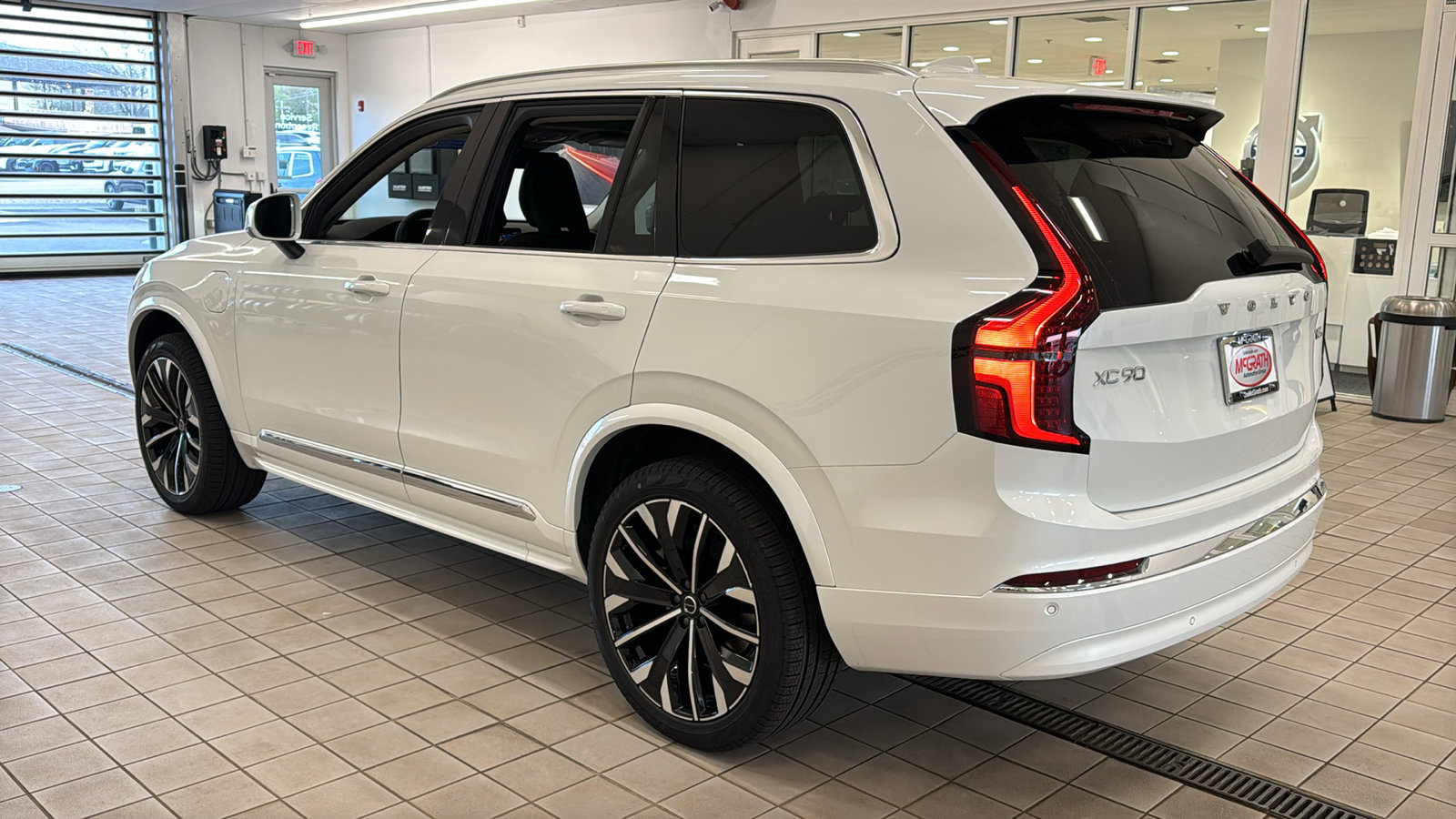 New 2026 Volvo XC90 T8 Core w/ Protection Package AWD/4WD image 7