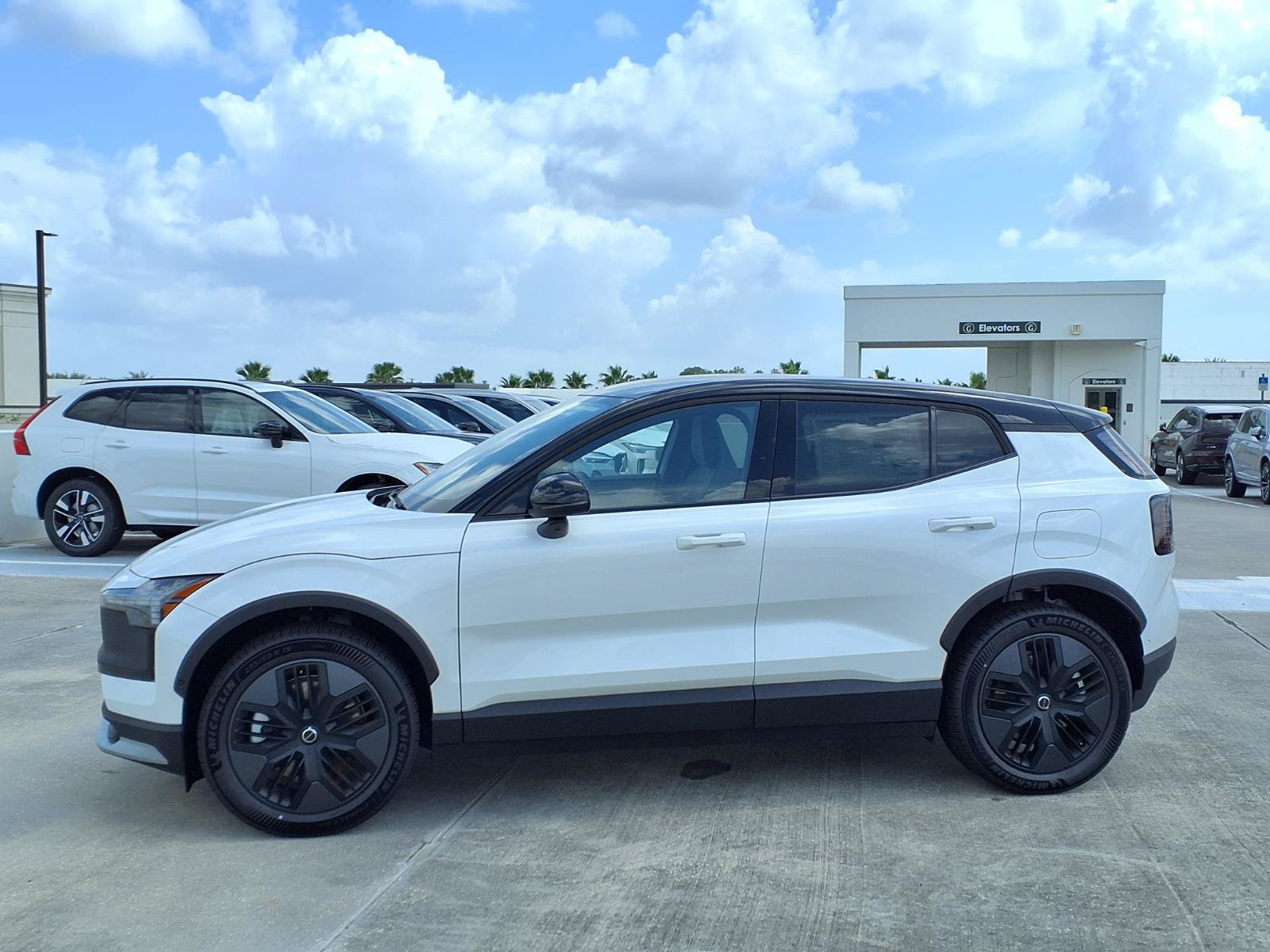 New 2026 Volvo EX30 Cross Country Ultra AWD/4WD image 4