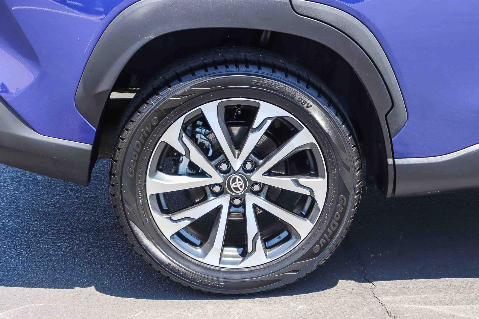 Certified 2024 Toyota Corolla Cross XLE FWD image 9