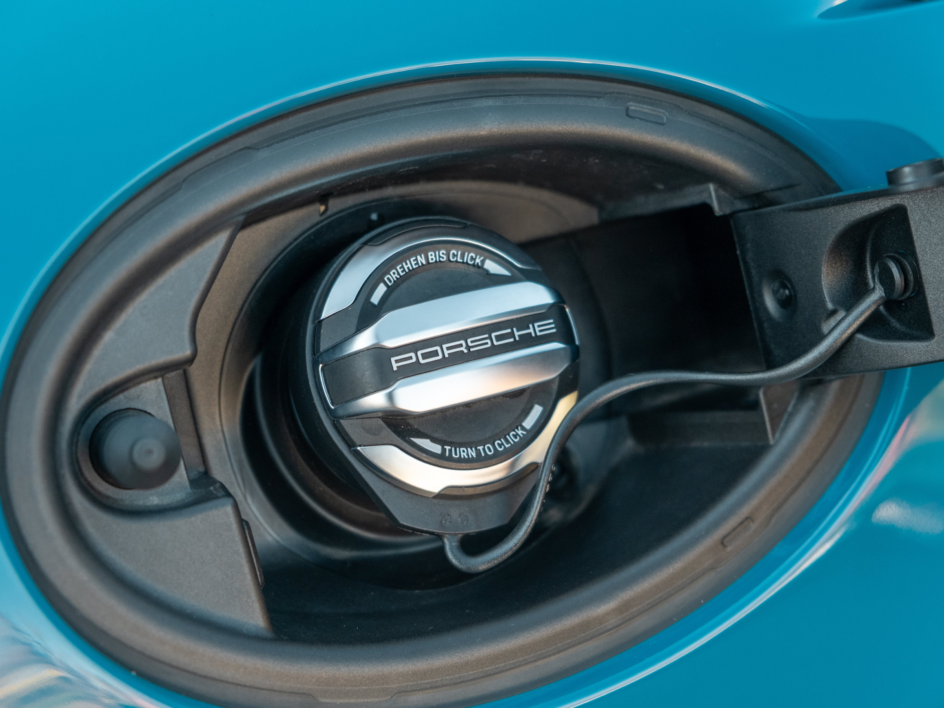 Certified 2024 Porsche 718 Boxster Spyder RS RWD image 25