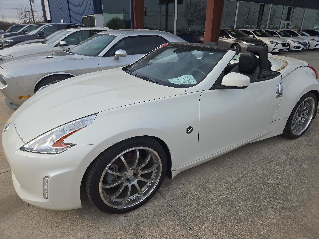 Used 2016 Nissan 370Z Touring RWD image 7