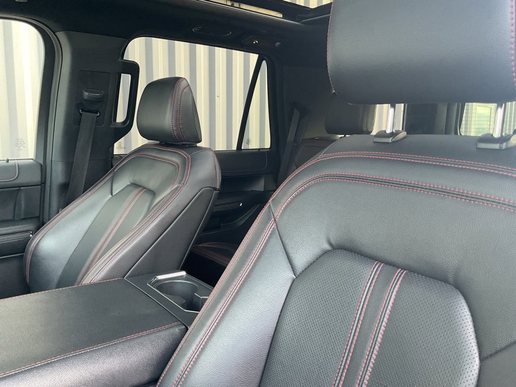 Used 2022 Ford Expedition Limited image 10