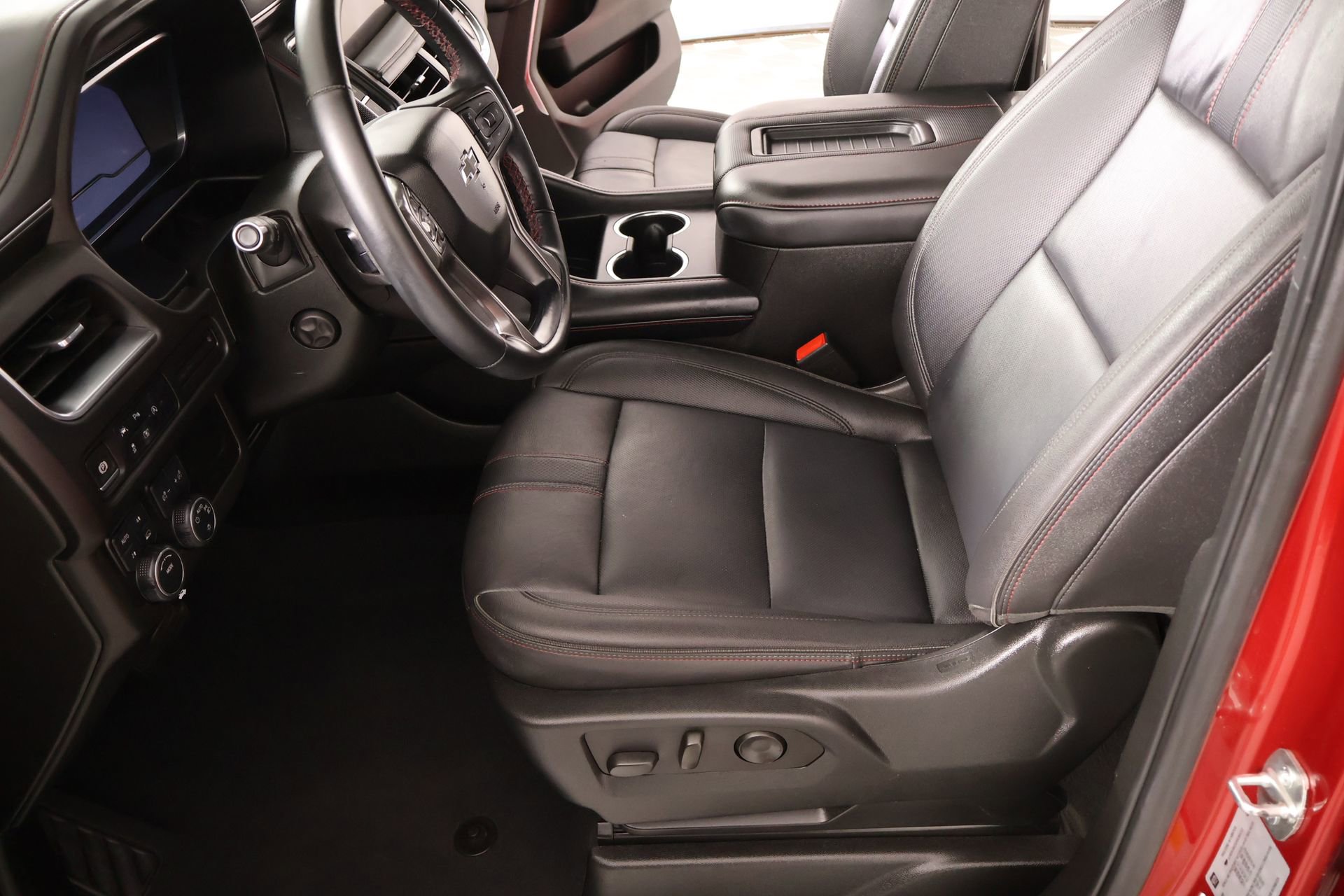 Used 2024 Chevrolet Tahoe RST w/ Luxury Package AWD/4WD image 11