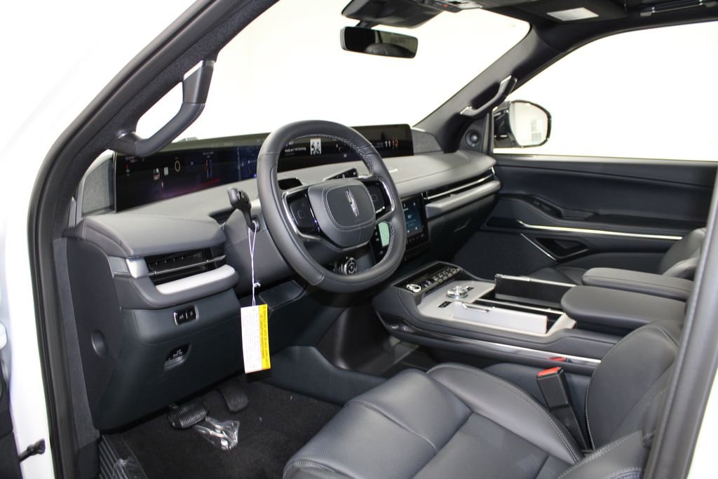 New 2025 Lincoln Navigator Reserve w/ Jet Appearance Package AWD/4WD image 27