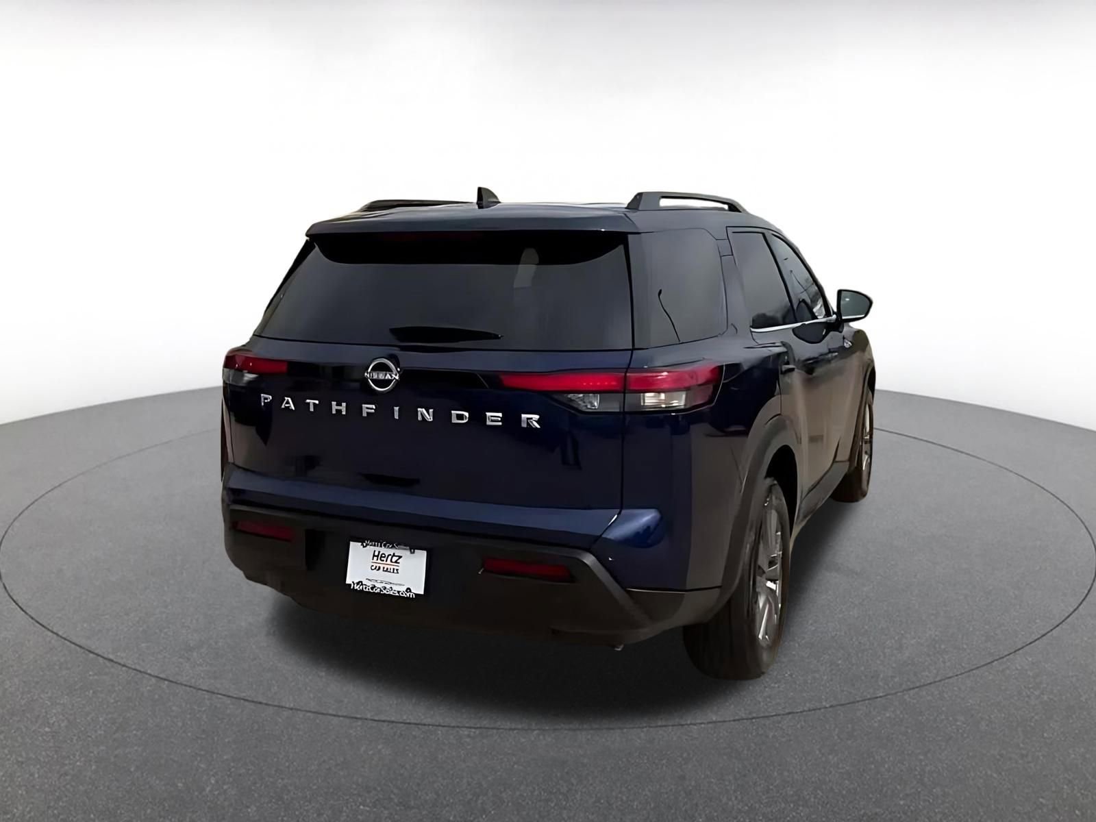 Used 2025 Nissan Pathfinder SV image 14