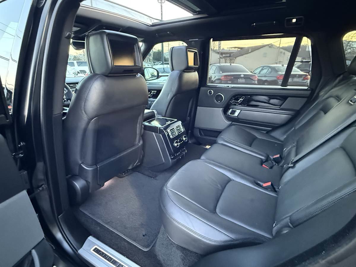 Used 2019 Land Rover Range Rover Long Wheelbase Supercharged image 4