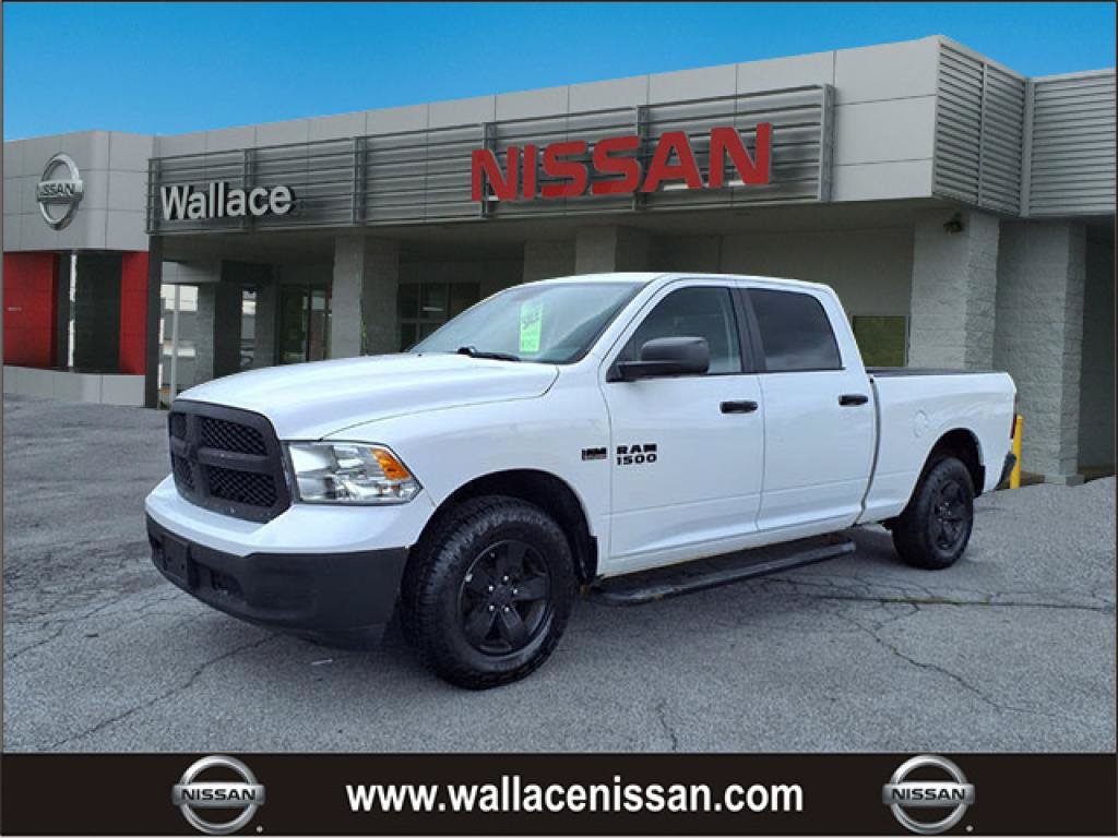 Used 2017 RAM 1500 Classic SLT AWD/4WD image 1