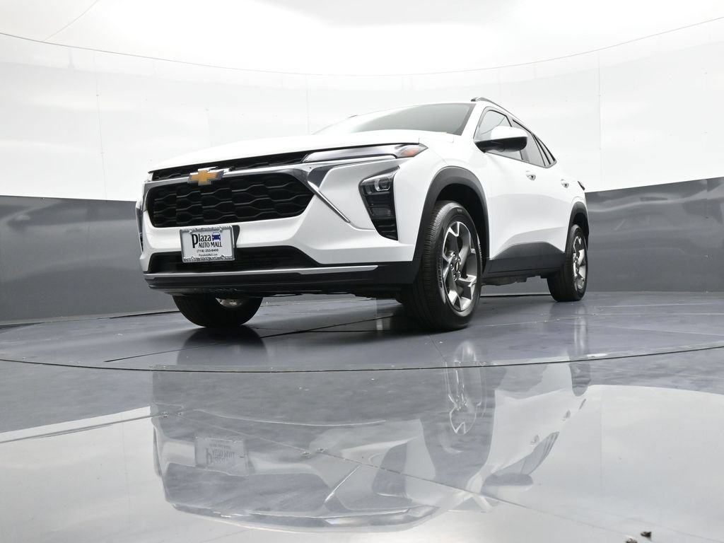 Used 2025 Chevrolet Trax LT w/ LT Convenience Package FWD image 25