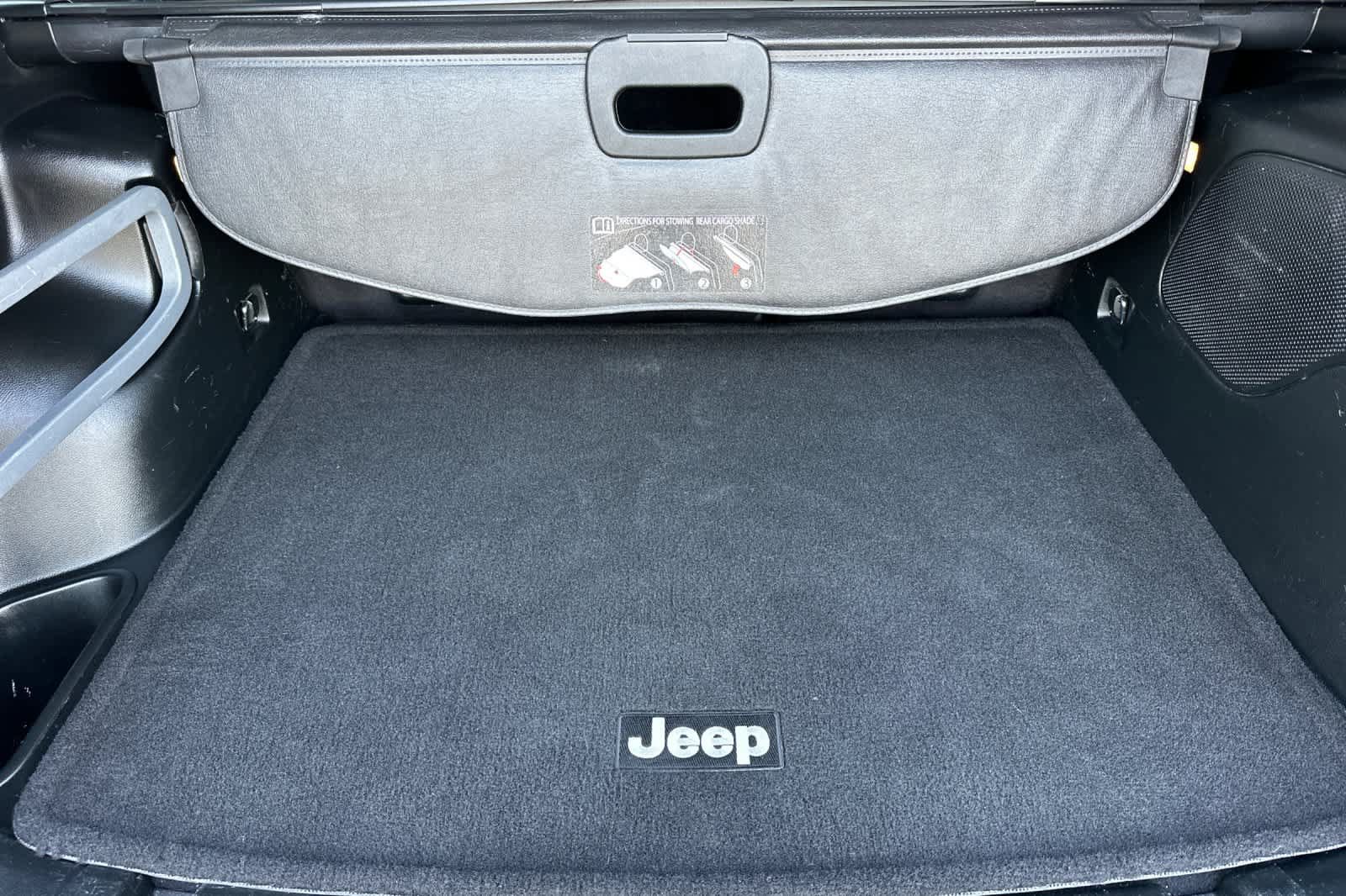 Used 2018 Jeep Cherokee Overland AWD/4WD image 16