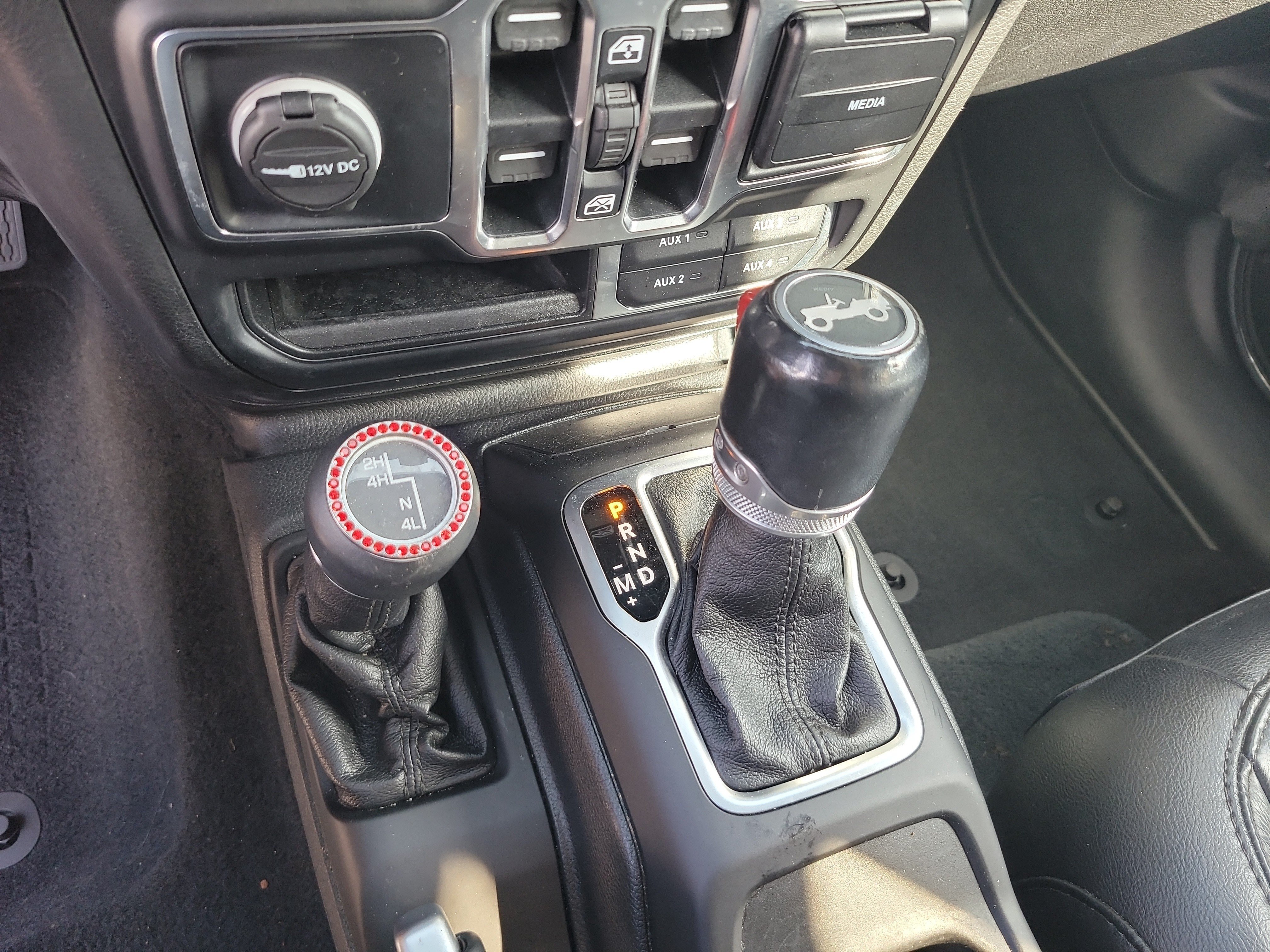Used 2020 Jeep Wrangler Unlimited Sahara AWD/4WD image 25