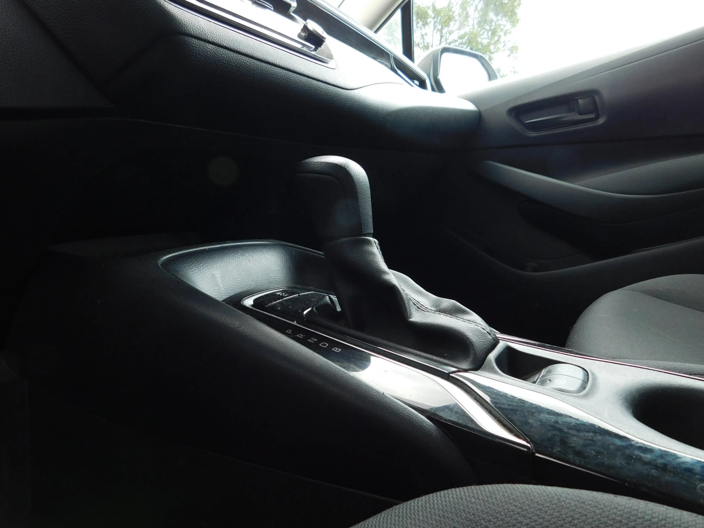 Used 2022 Toyota Corolla LE FWD image 17