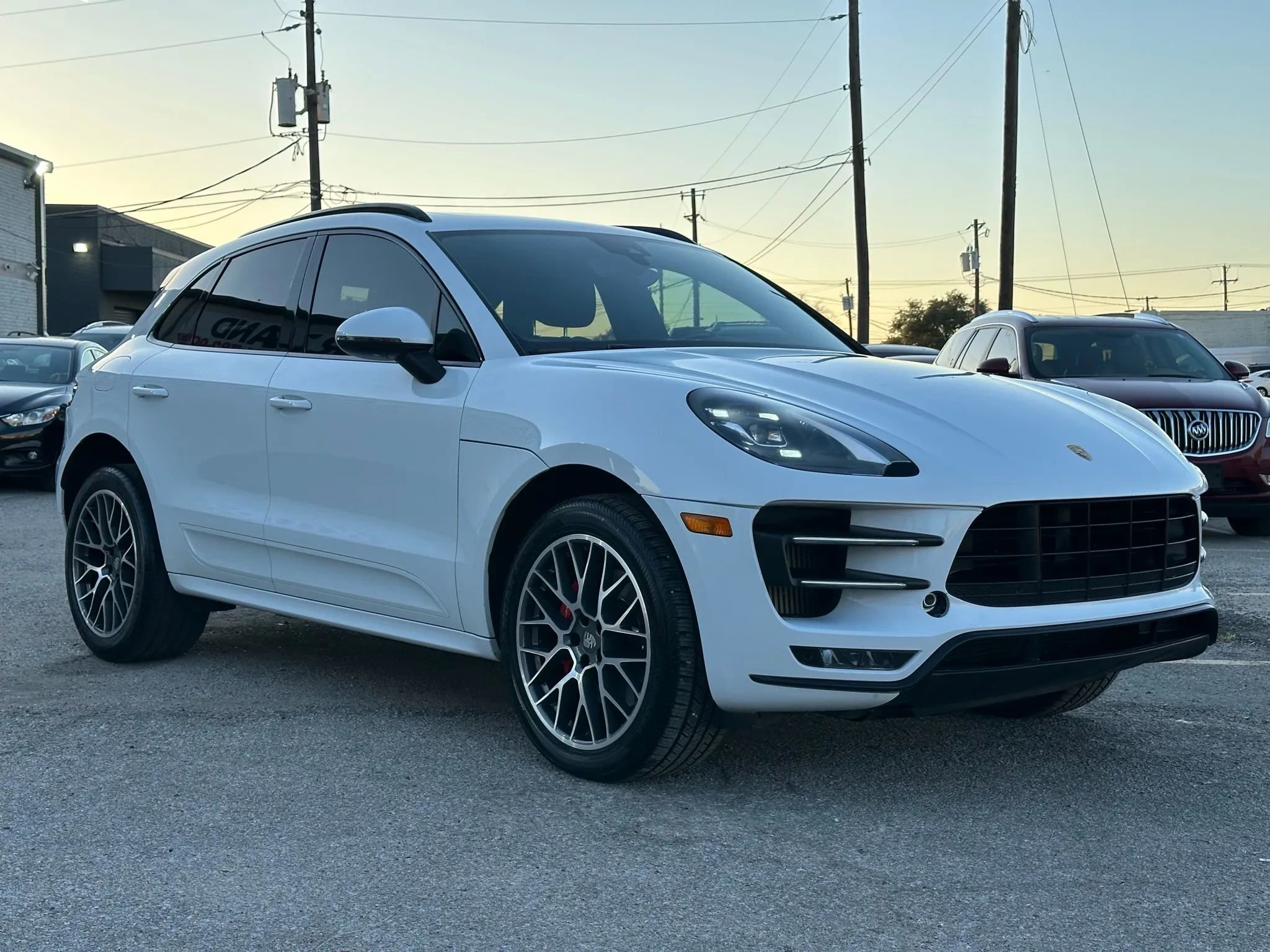 Used 2017 Porsche Macan Turbo image 9