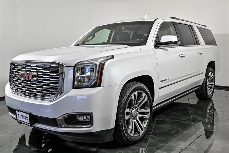 Used 2019 GMC Yukon XL Denali w/ Denali Ultimate Package AWD/4WD image 5