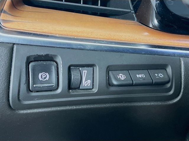 Used 2018 Cadillac XT5 Platinum w/ Driver Assist Package image 10