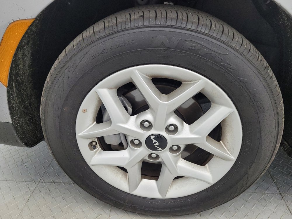 Used 2025 Kia Soul LX image 31