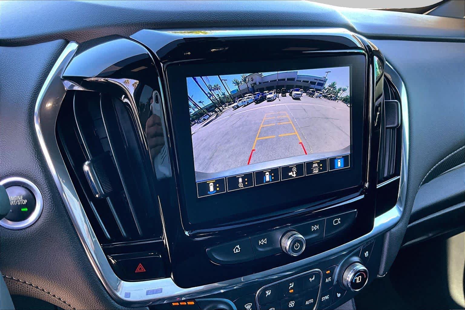 Used 2023 Chevrolet Traverse Premier FWD image 25