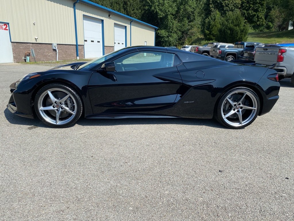 New 2025 Chevrolet Corvette E-Ray w/ Battery Protection Package image 6